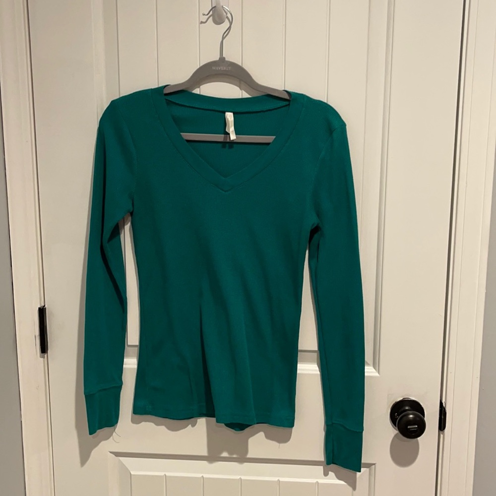 Green long sleeve thermal. Size Large by Col Story.